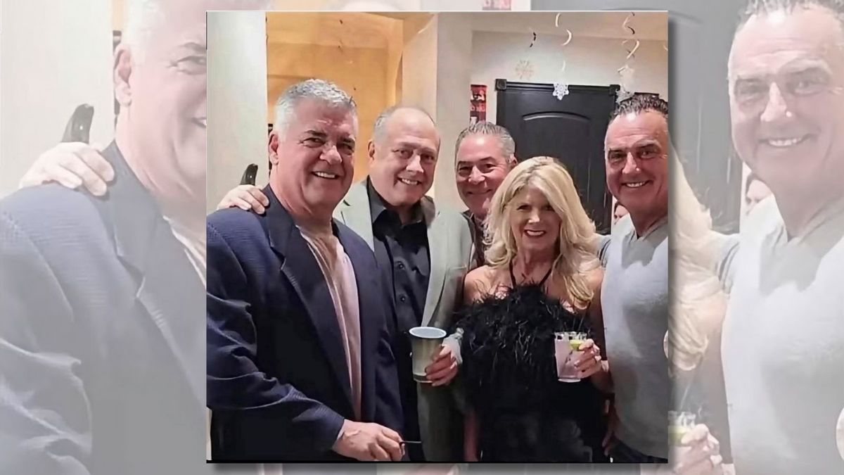Photo doesn’t show Austin Metcalf’s dad with judge, DA involved in Karmelo Anthony trial