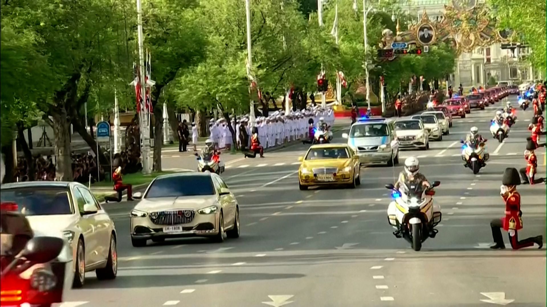 Thousands mourn Thai princess as body taken to lie in state in Bangkok