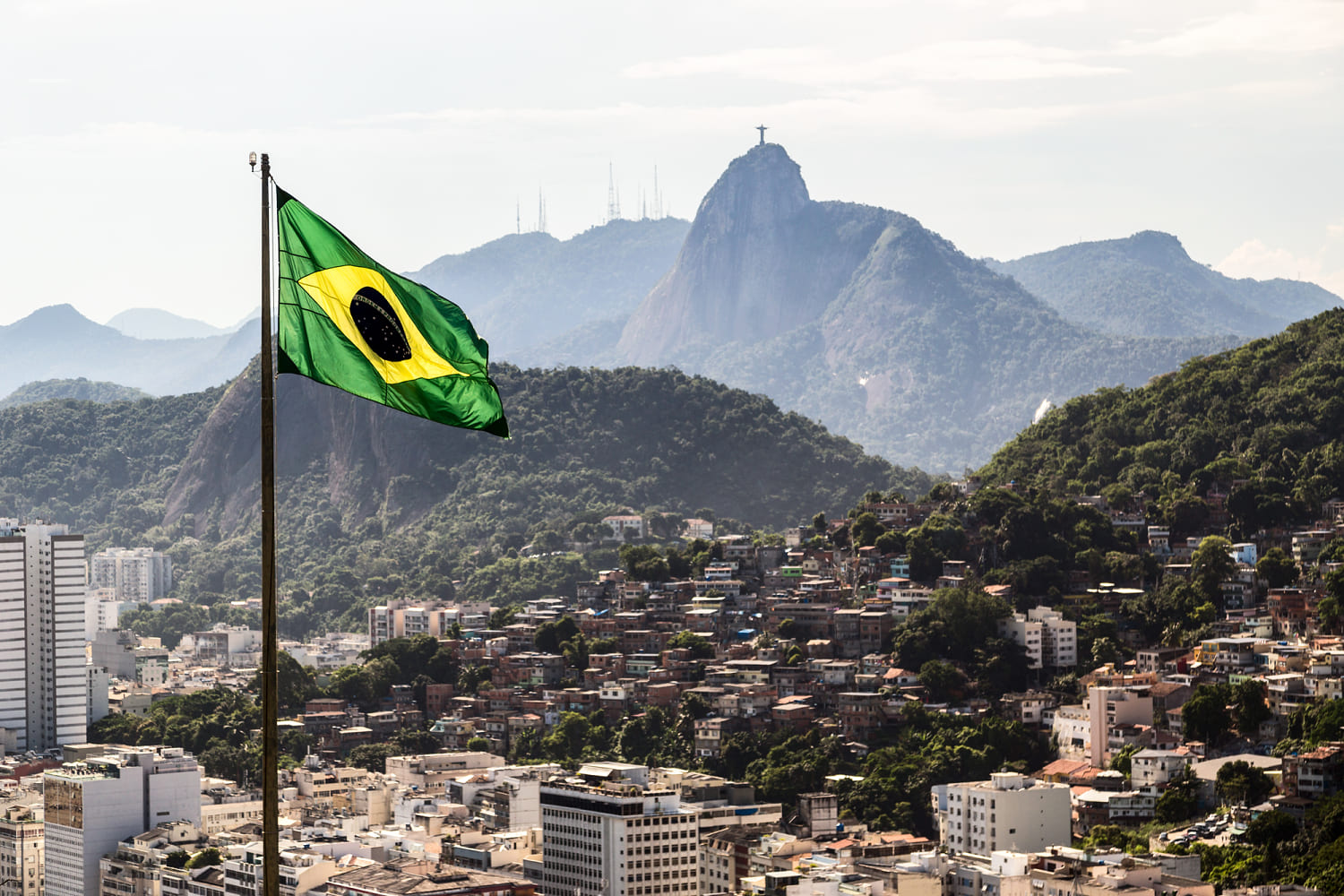 Helicopters collide over Rio de Janeiro, killing 6