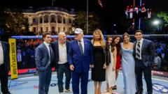 Trump and thousands of others watch UFC fight on White House lawn