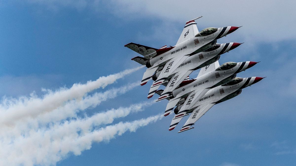 Air Force backtracked after removing article about 1st female Thunderbird pilot