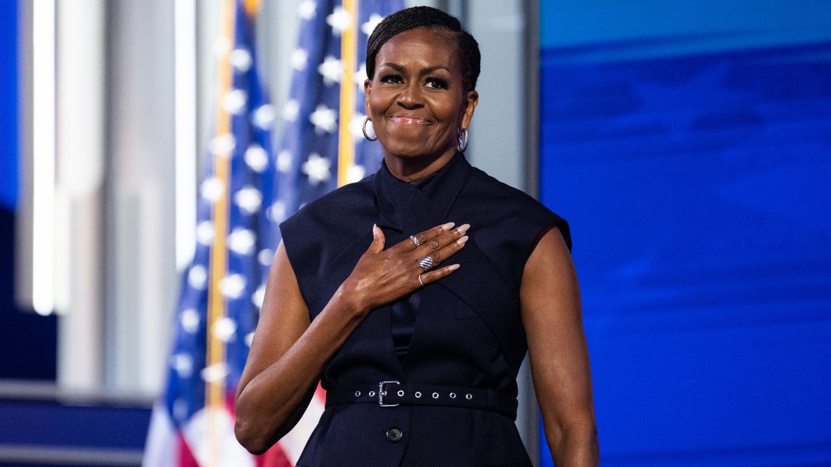 UFC fighter Josh Hokit called Michelle Obama ‘a man,’ reviving baseless conspiracy theory