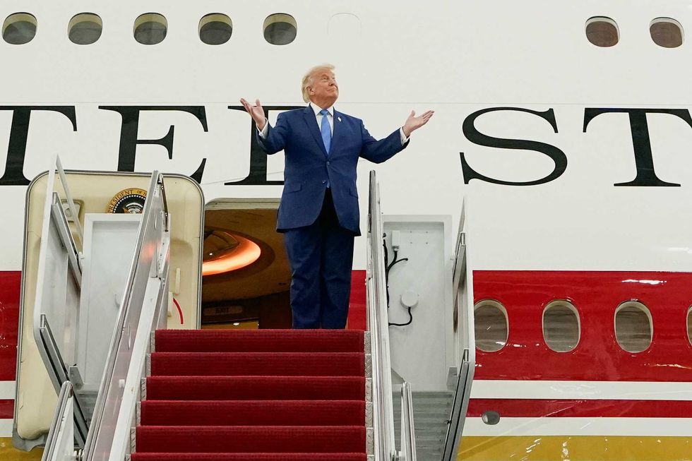 ‘Gold plating throughout’: Reporters dazed by tour of Trump’s ‘five-star’ Air Force One