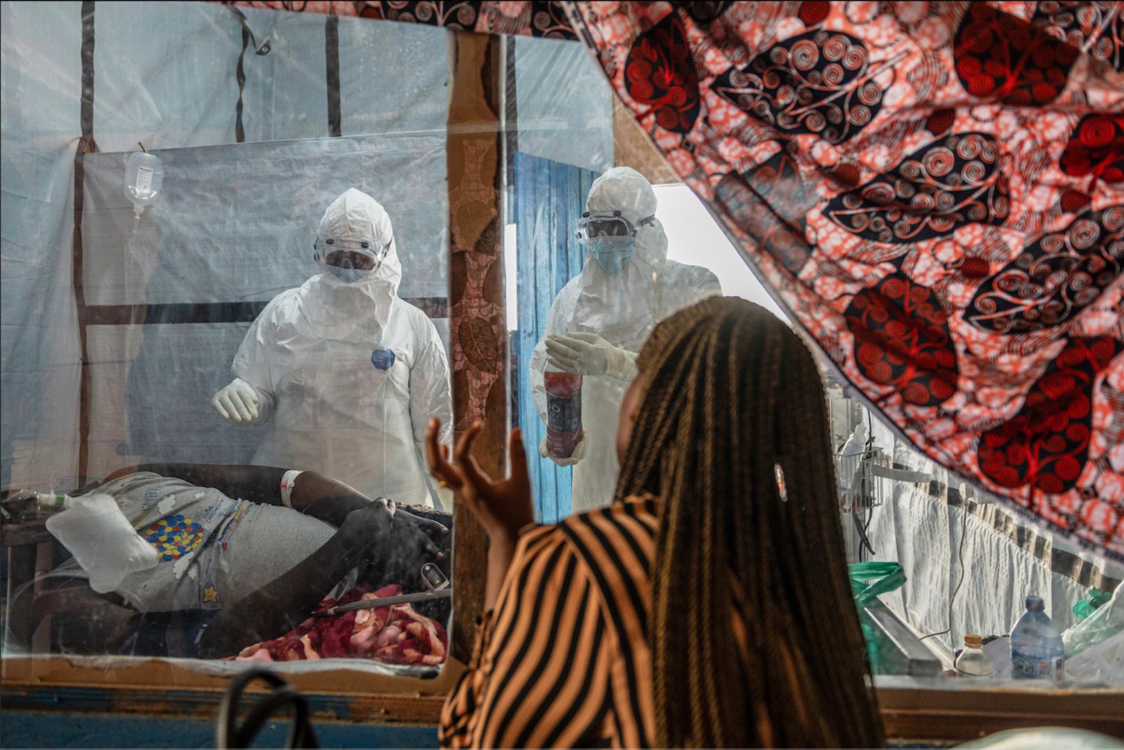 Families storm Ebola treatment centre in DRC, remove patients