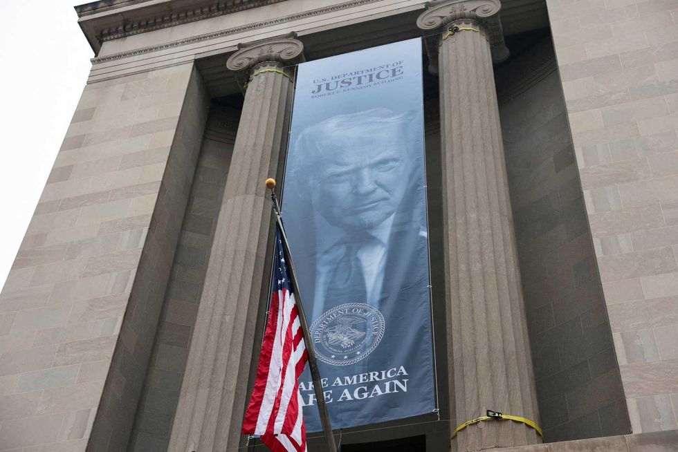 Trump DOJ’s defiance backfires as judges move to revive contempt case: legal expert