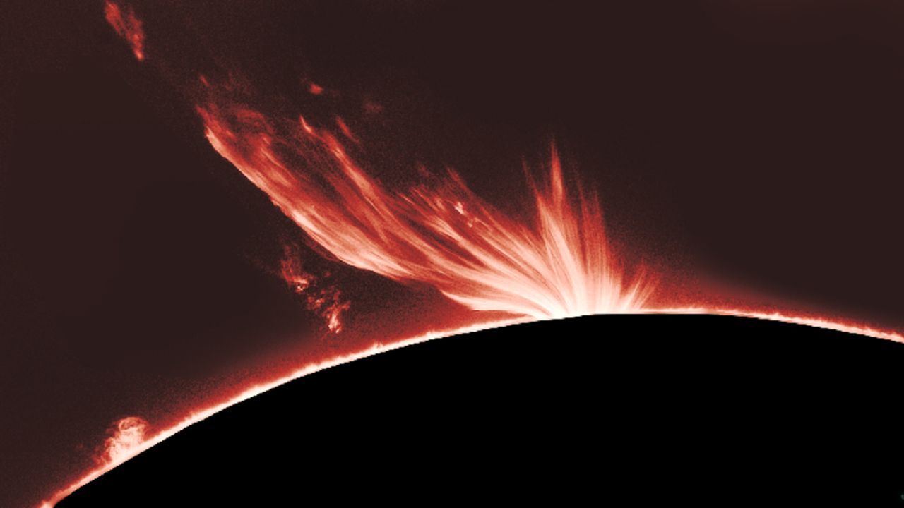 ‘Machine-gun sun’ could bring auroras to more than a dozen states this Independence Day weekend