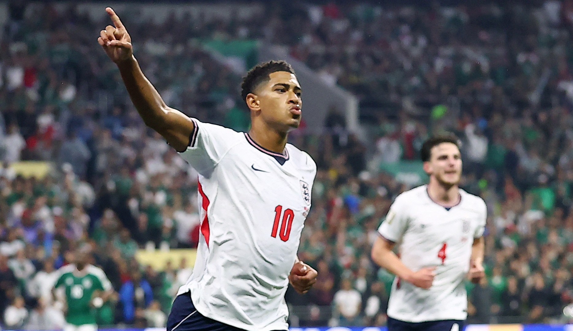 Bellingham inspires 10-man England to beat Mexico 3-2 in last-16 thriller