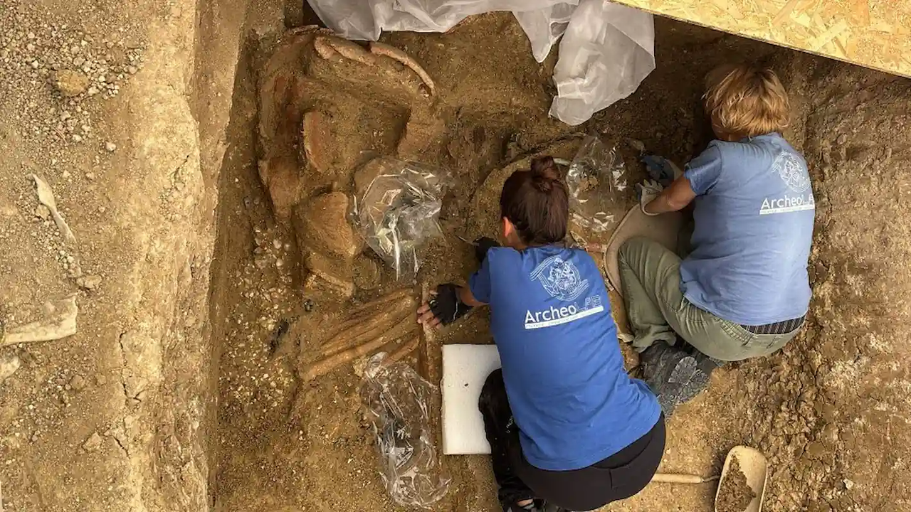 2,500-year-old tomb of a ‘warrior prince’ with chariot and helmet discovered on Italy’s Adriatic coast