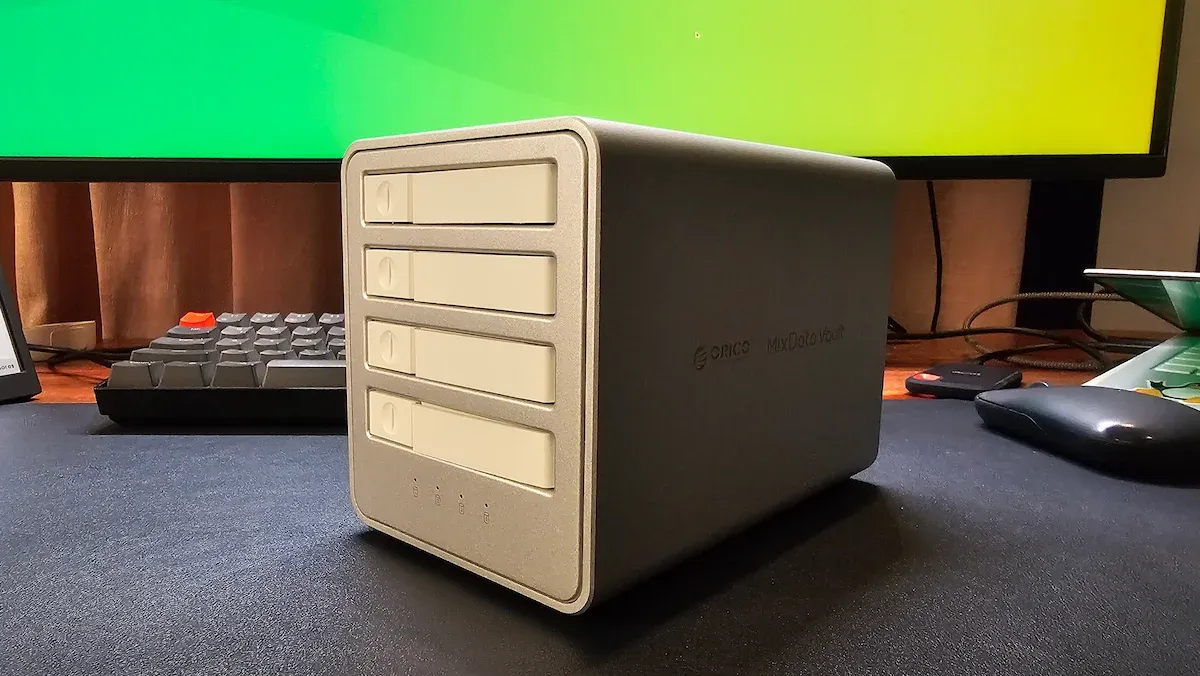 ORICO 88 Series 4-Bay USB4 NVMe SSD Enclosure Review: Fast Storage That Works Natively on Linux