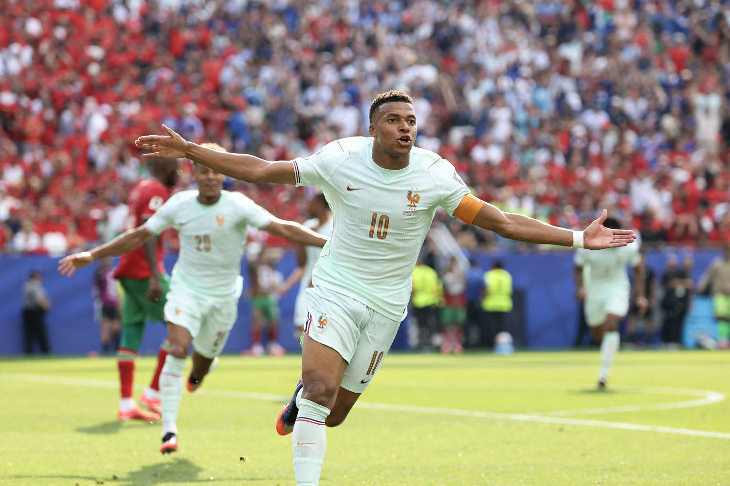From The Sports Desk: France steamrolls another opponent, cruises into semifinals