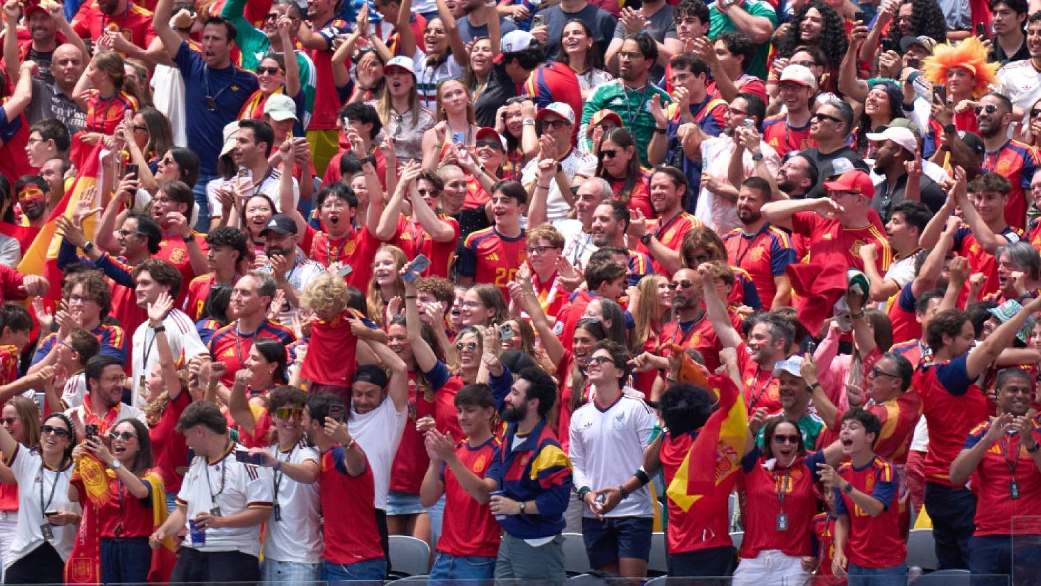 La Furia Roja estalla la emoción de los hinchas con el gol de Fabián Ruíz