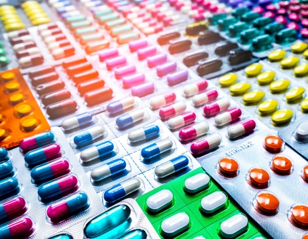 Blue LED lights help chemists build complex drug molecules
