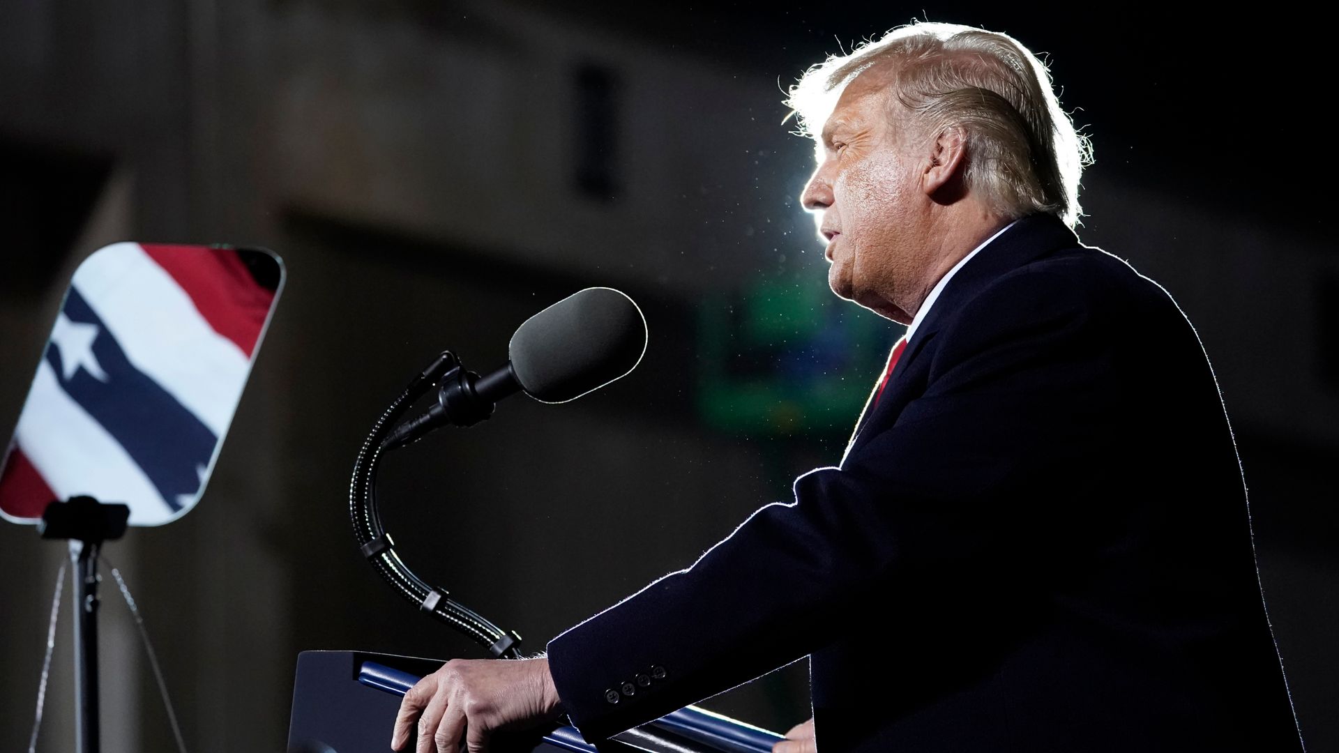 Tweety McTreason’s teleprompter operator put on unpaid leave after allegedly betting on president’s speeches
