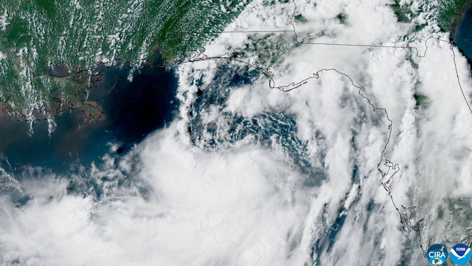 Tropical Storm Bertha, with winds of 60mph, due to make landfall in US