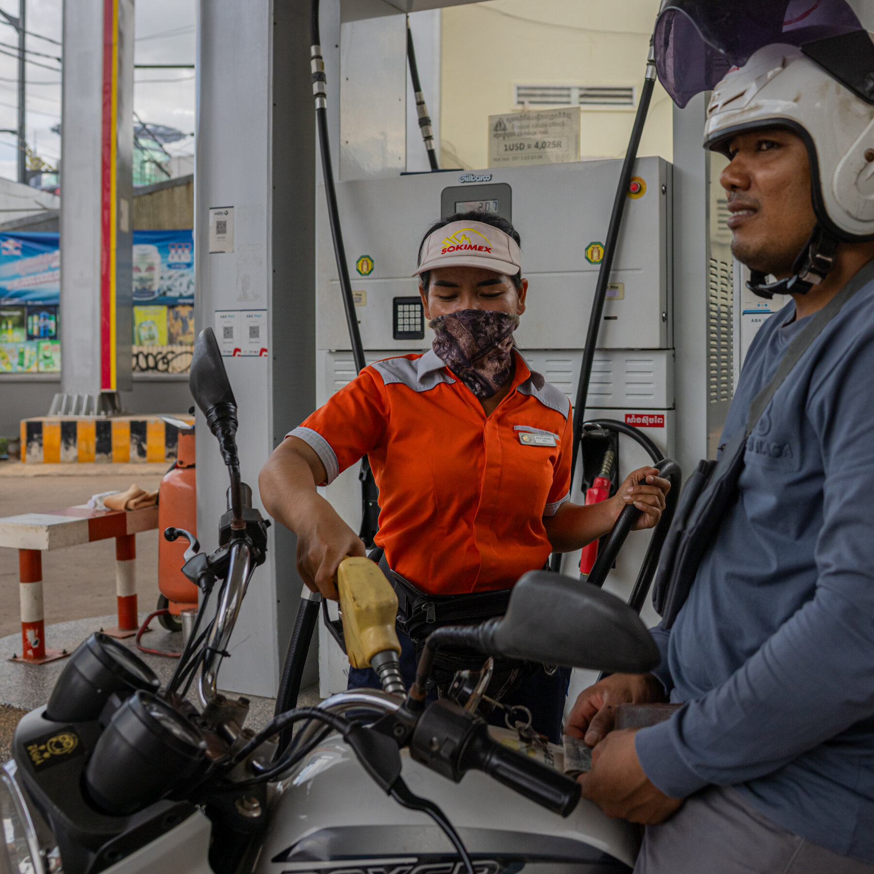 Brent Crude Oil Prices Top $100 as Conflict With Iran Drags On