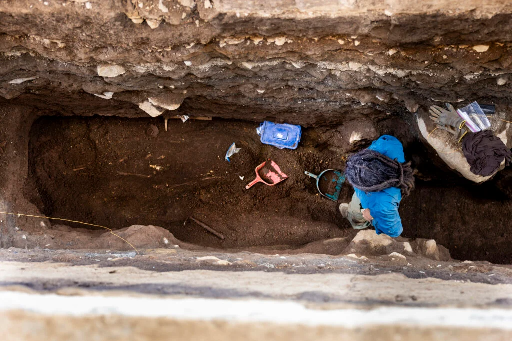 Archaeologists find 2,800-year-old burial of person clutching sea turtle vessel in El Salvador