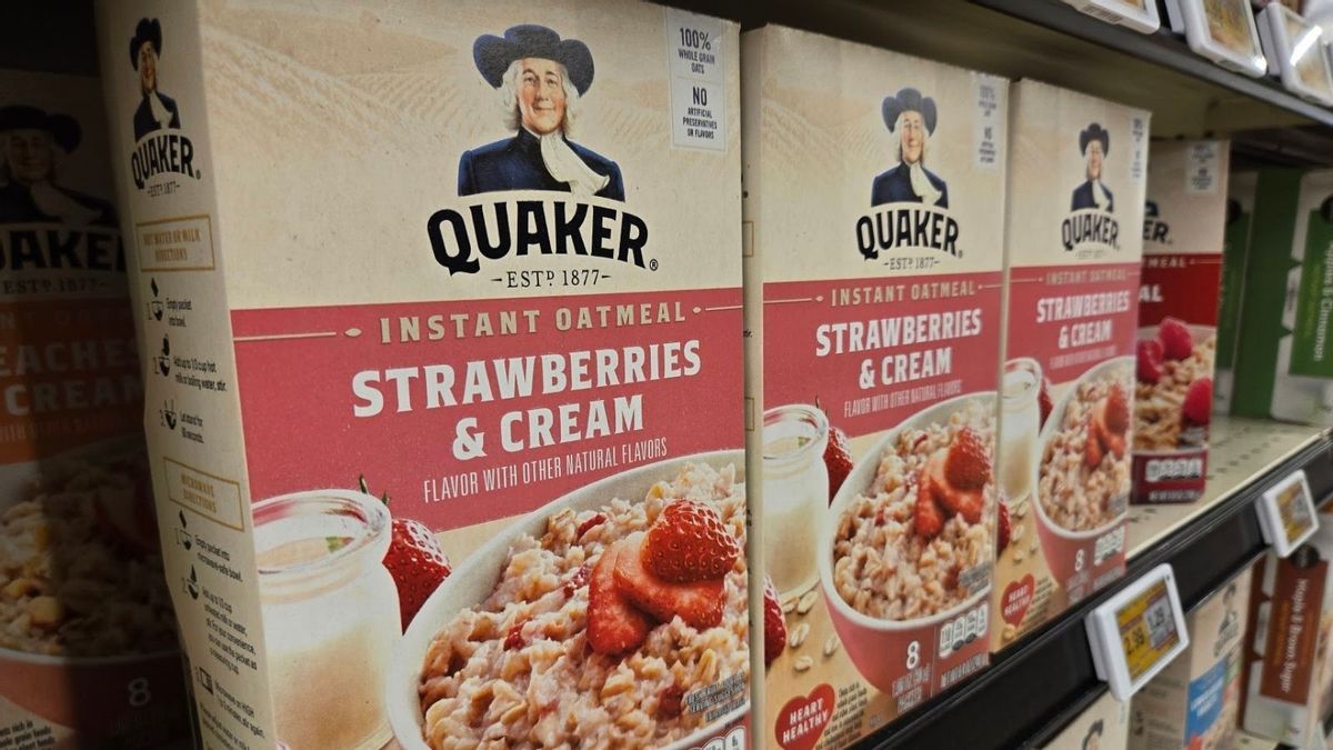 Does Quaker instant strawberries and cream oatmeal contain castoreum from beaver butts?