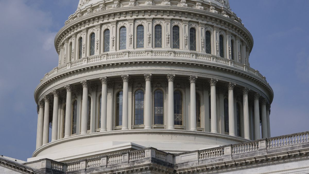 Did House Democrats vote against banning congressional stock trading?
