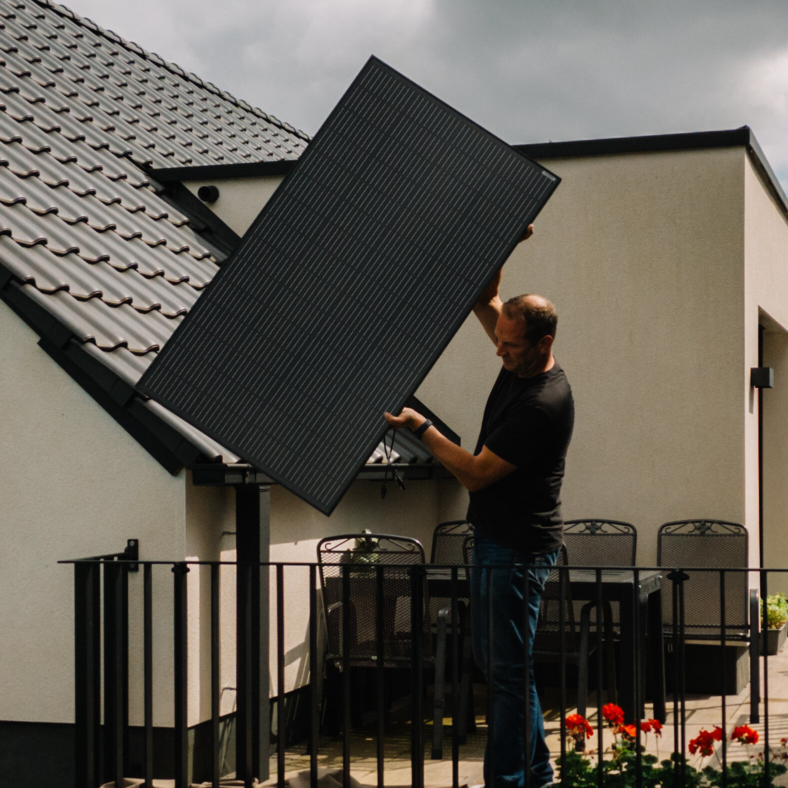 What You Need to Know About Installing Plug-In Solar Panels