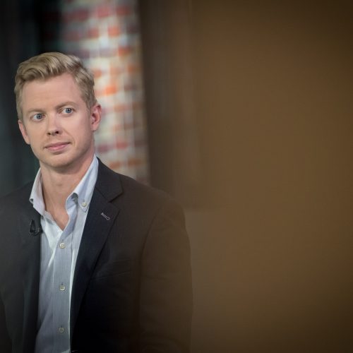 As Reddit stock falls, CEO questions value of Google’s AI Overviews