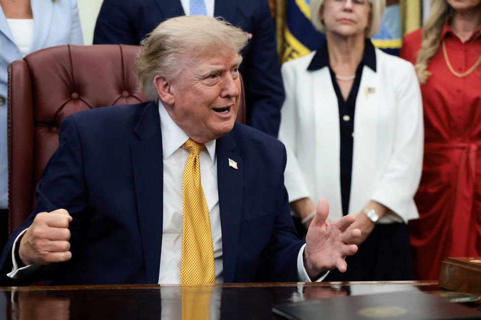 Trump halts Oval Office meeting to hawk major donor’s product: ‘I got to give him a plug’