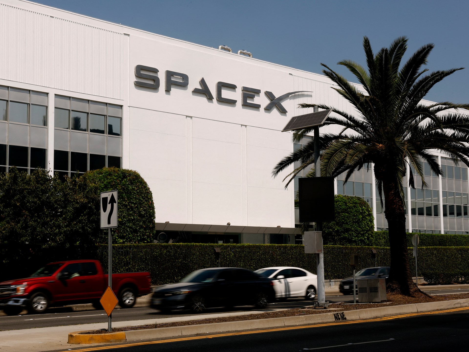 Elon Musk’s SpaceX reports losses but less than expected