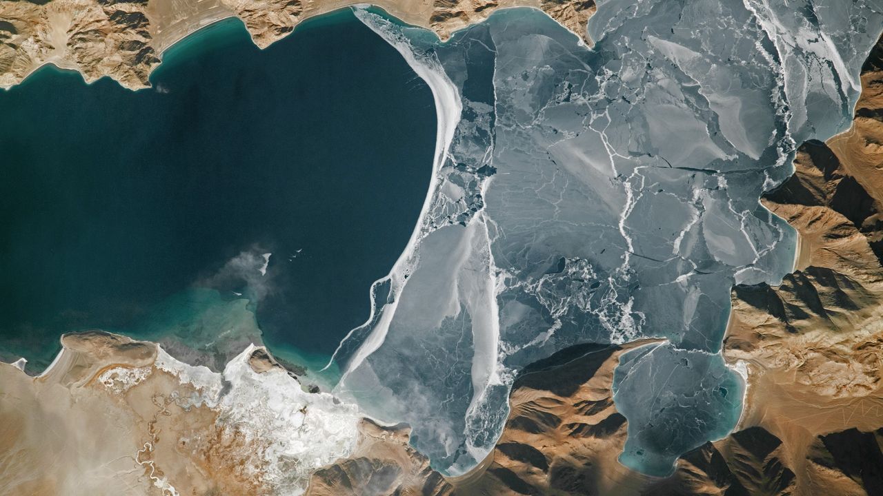 World’s highest frozen lake shatters along disputed border between China and India ‪—‬ Earth from space