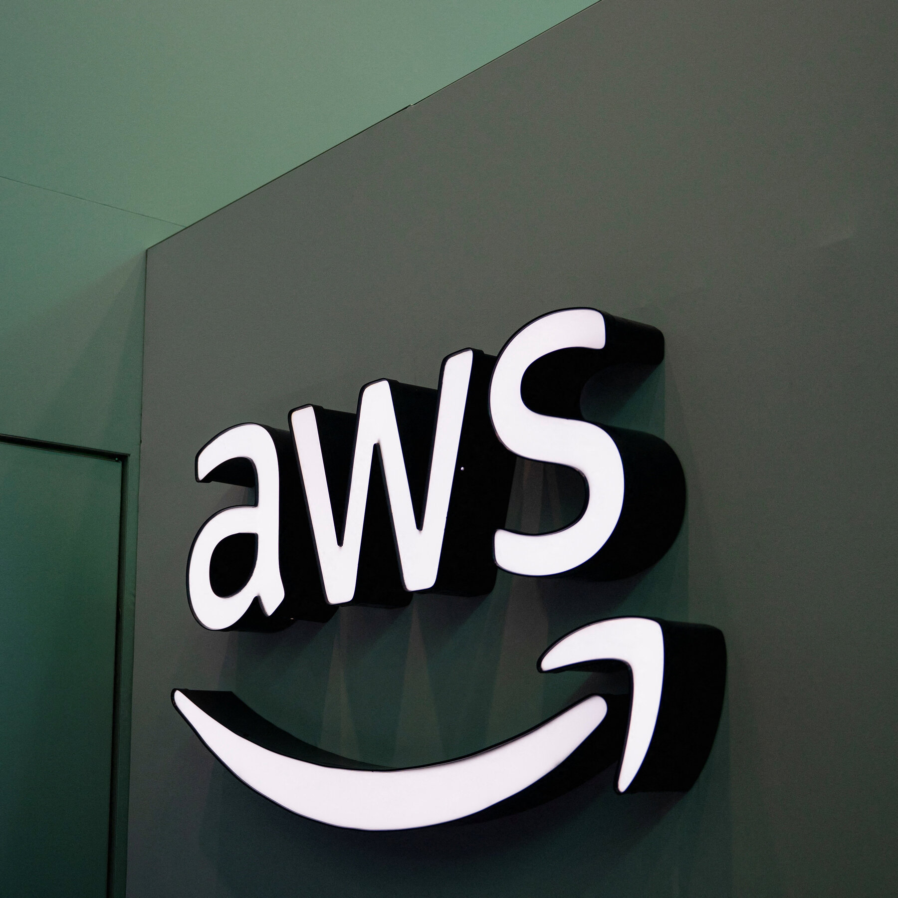 New Amazon Data Center Is Set to Have the Most Polluting Power Plant in the U.S.