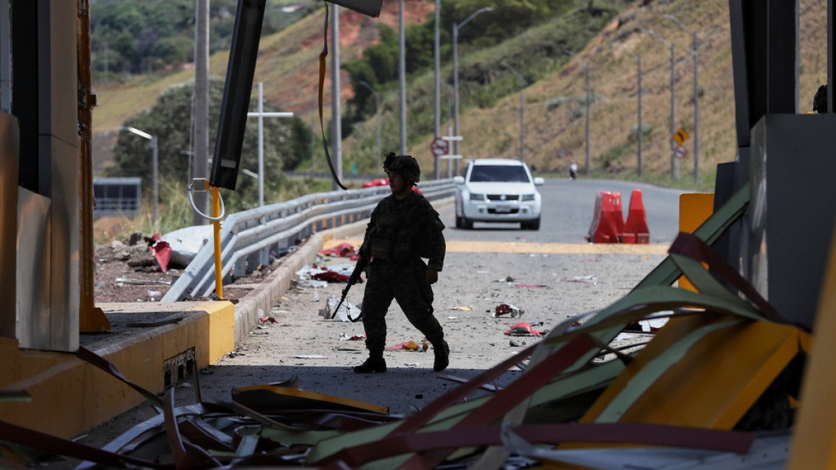 Car bomb attack rattles Colombia after inauguration of hardline president