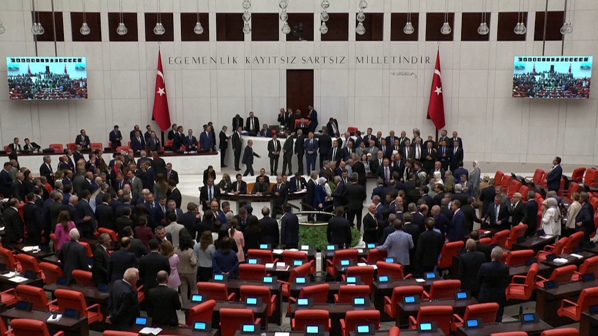 Turkiye passes law giving thousands of PKK members chance at amnesty
