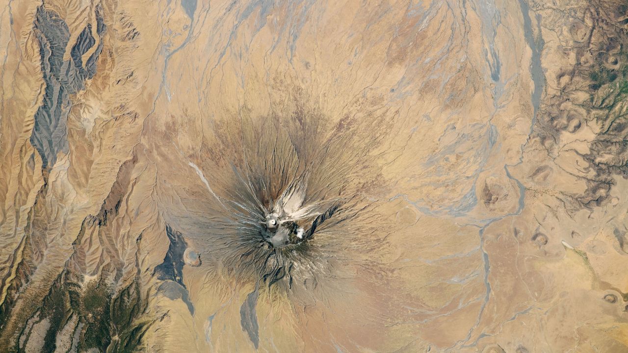 Explosive ‘Mountain of God’ spits out the fastest-flowing lava on Earth — Earth from space
