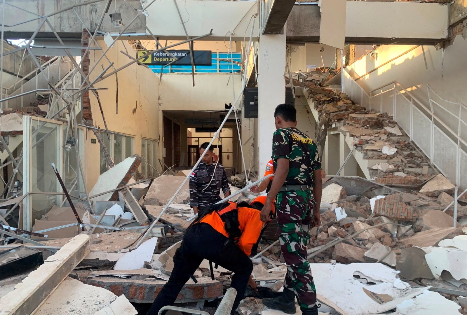 On the ground in Indonesia following 7.7 magnitude earthquake