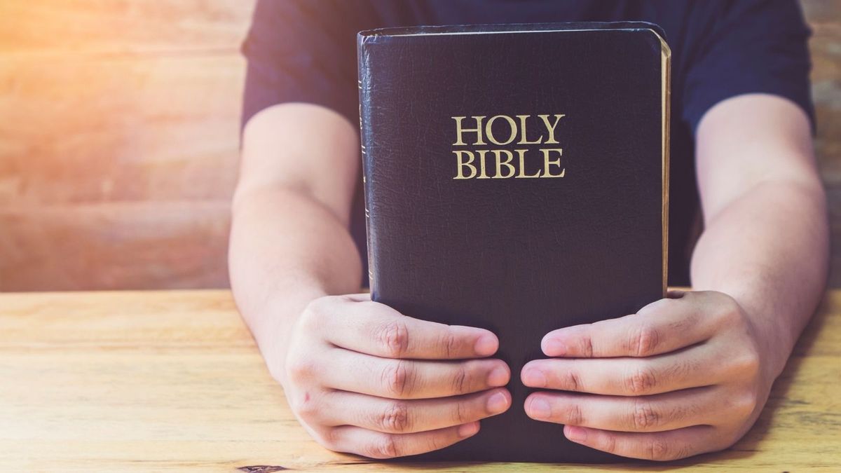Posts claim Muslim family bought major Bible publisher. There’s no proof