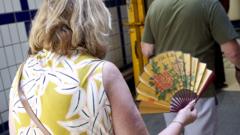 What does hot weather do to the body?