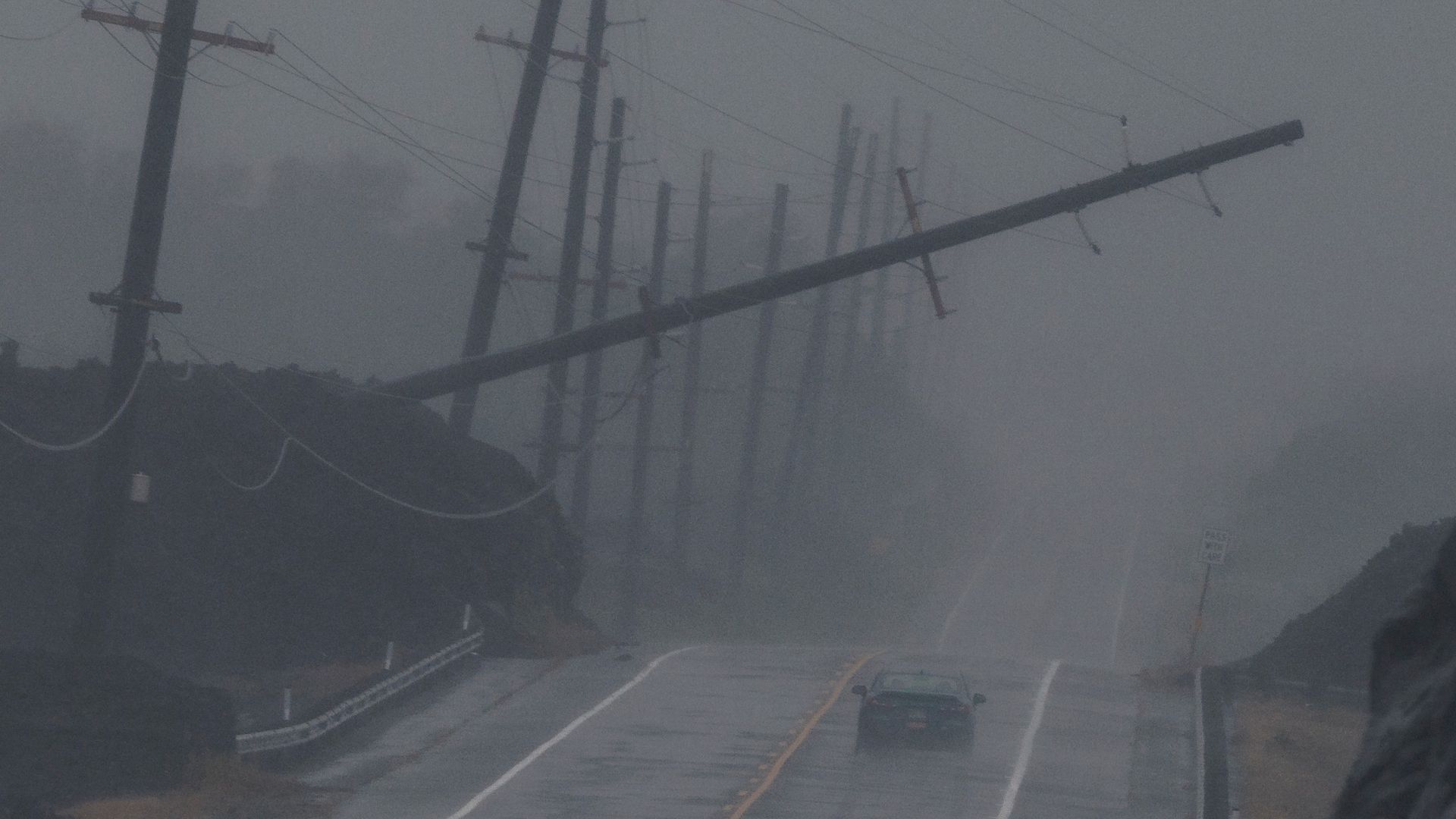 Hurricane Lala lashes Hawaii – with 89,000 losing power