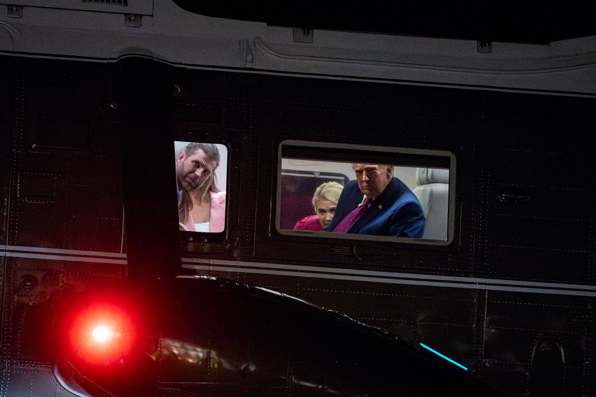 Does photo show Trump and White House aide Natalie Harp looking out helicopter window?