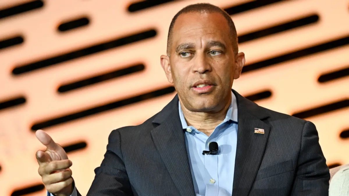 6 claims about Hakeem Jeffries we’ve investigated