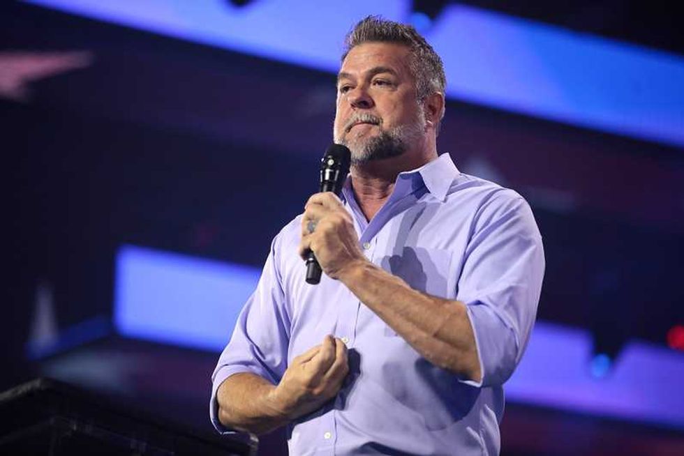 GOP nominee swears he’s not selling campaign merch — one detail blew up his denial