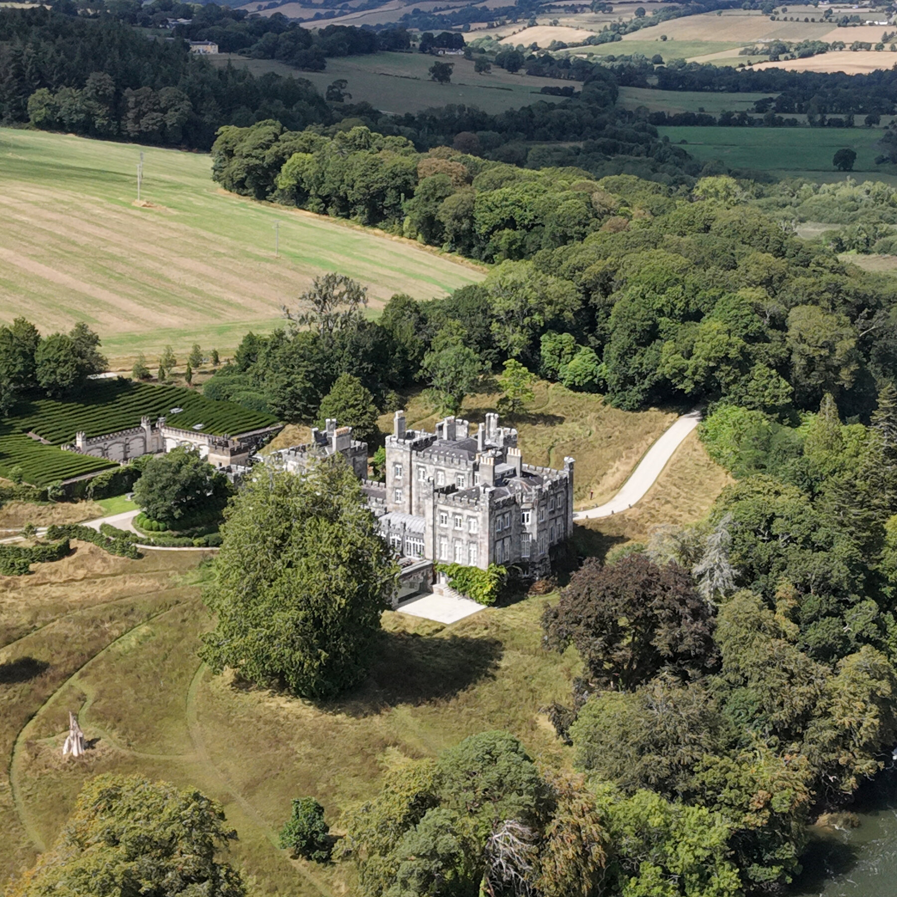 Mark Zuckerberg Buys an Irish Castle