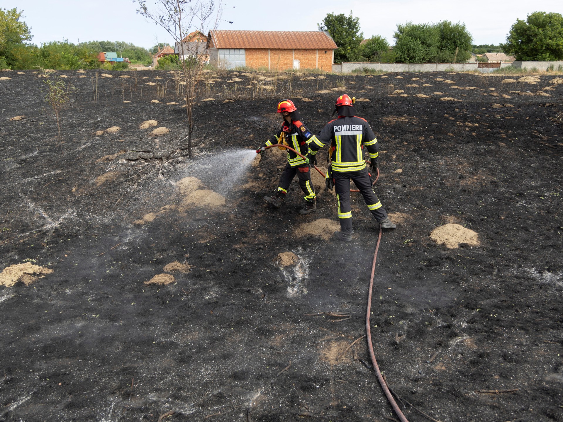 EU, Russian aircraft help Serbia battle wildfires