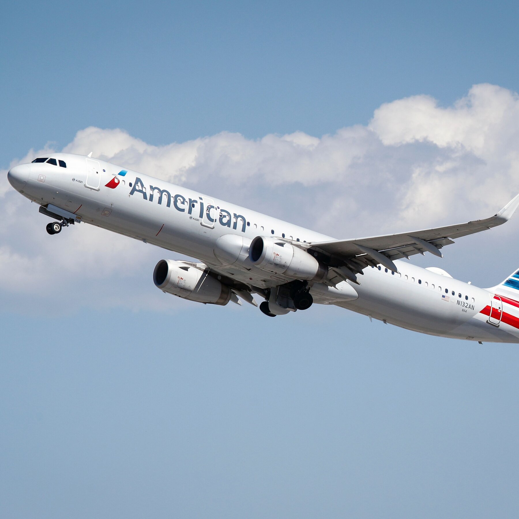 Laptop Fire on American Airlines Flight Injures at Least One Passenger