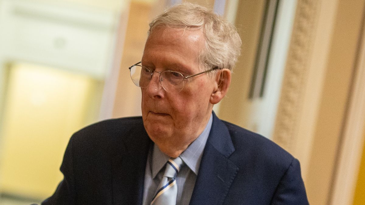 Video claiming to show McConnell barely moving for 20 hours on Senate floor is heavily edited