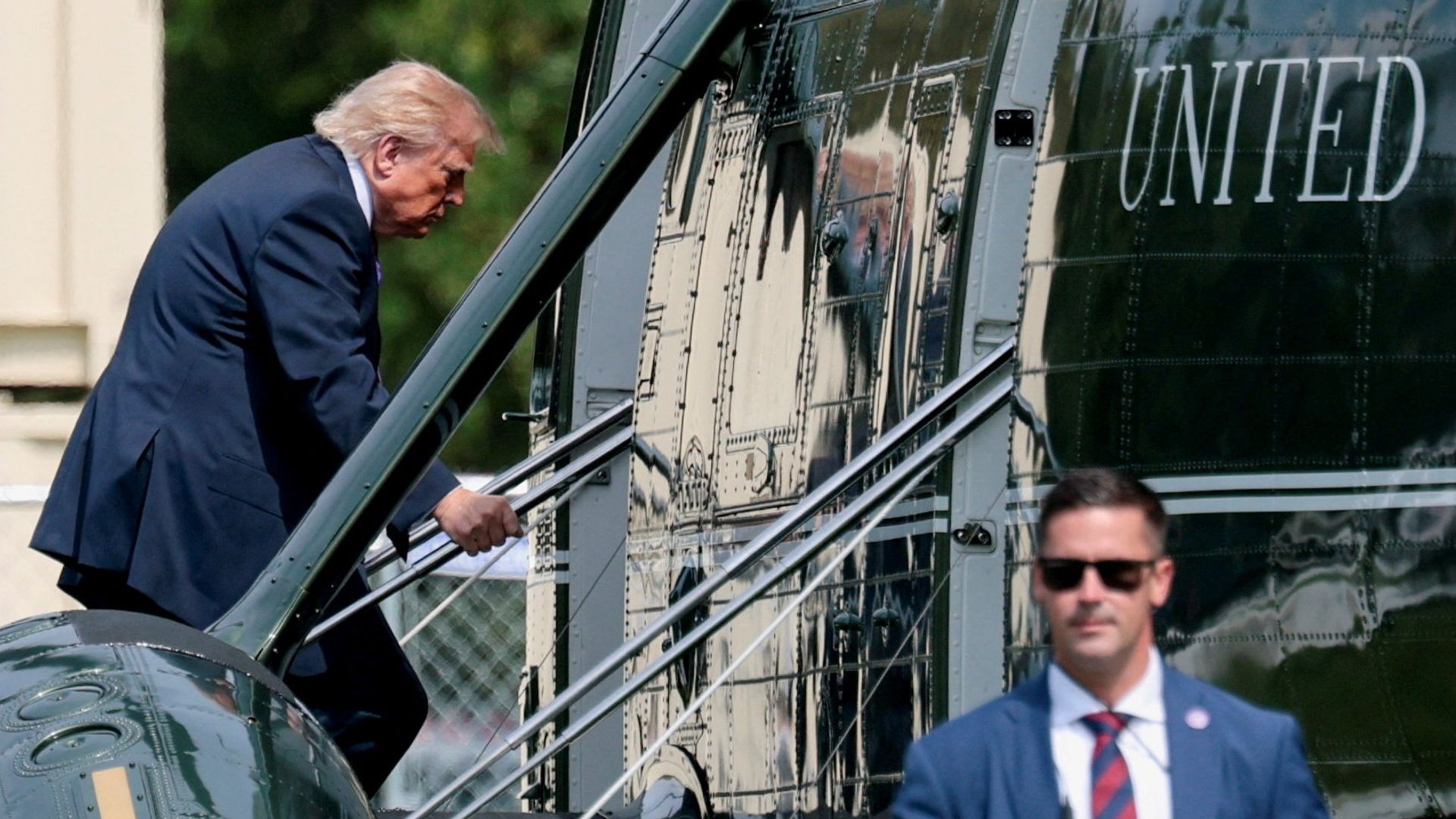 Trump helicopter’s close call with passenger jet amid White House building work