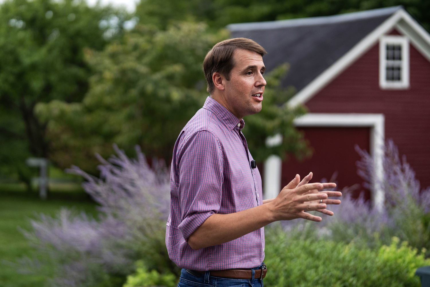 New Hampshire primaries test Trump and the left
