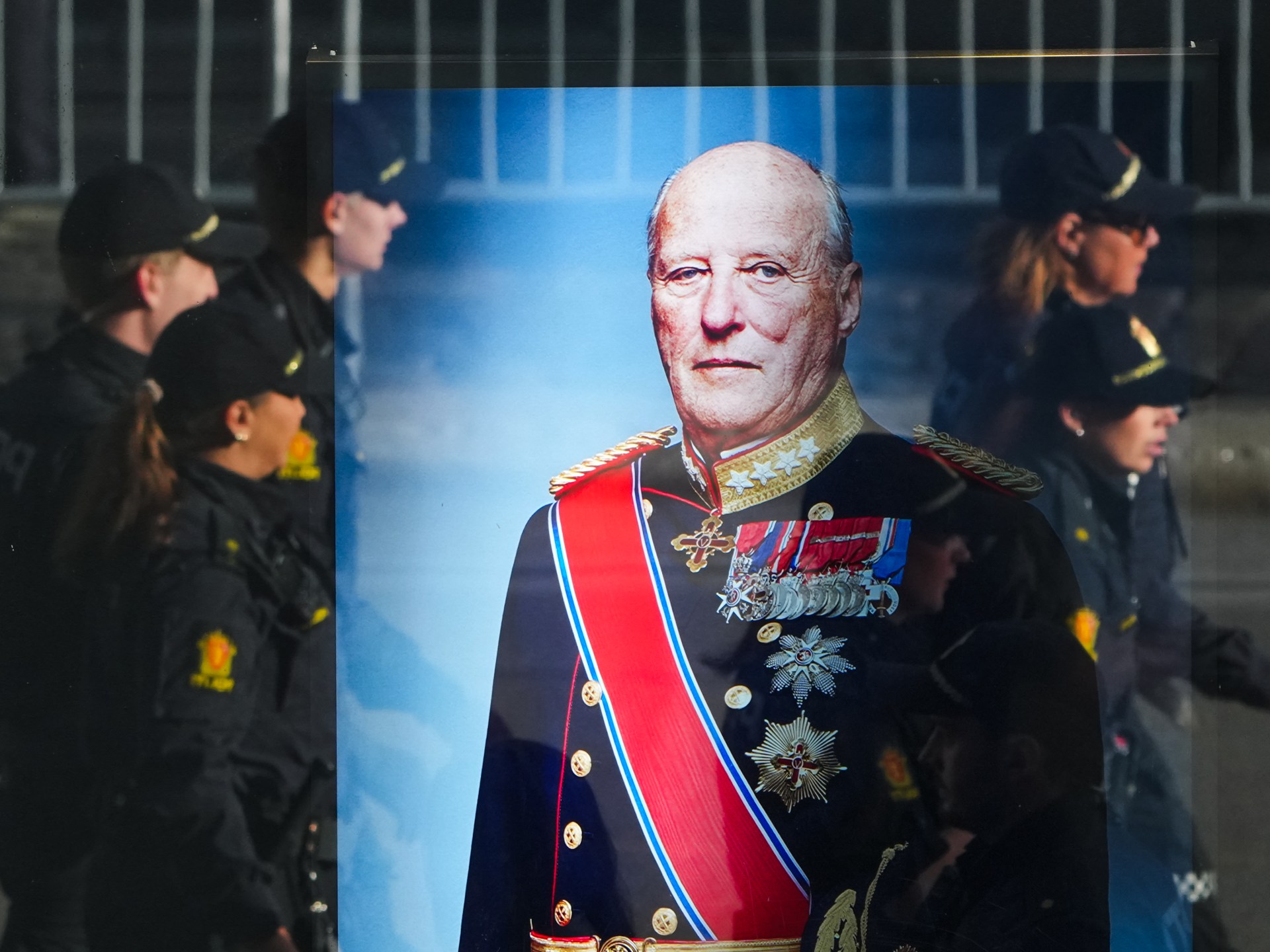 Photos: Large Oslo crowd bids farewell to Norway’s King Harald V