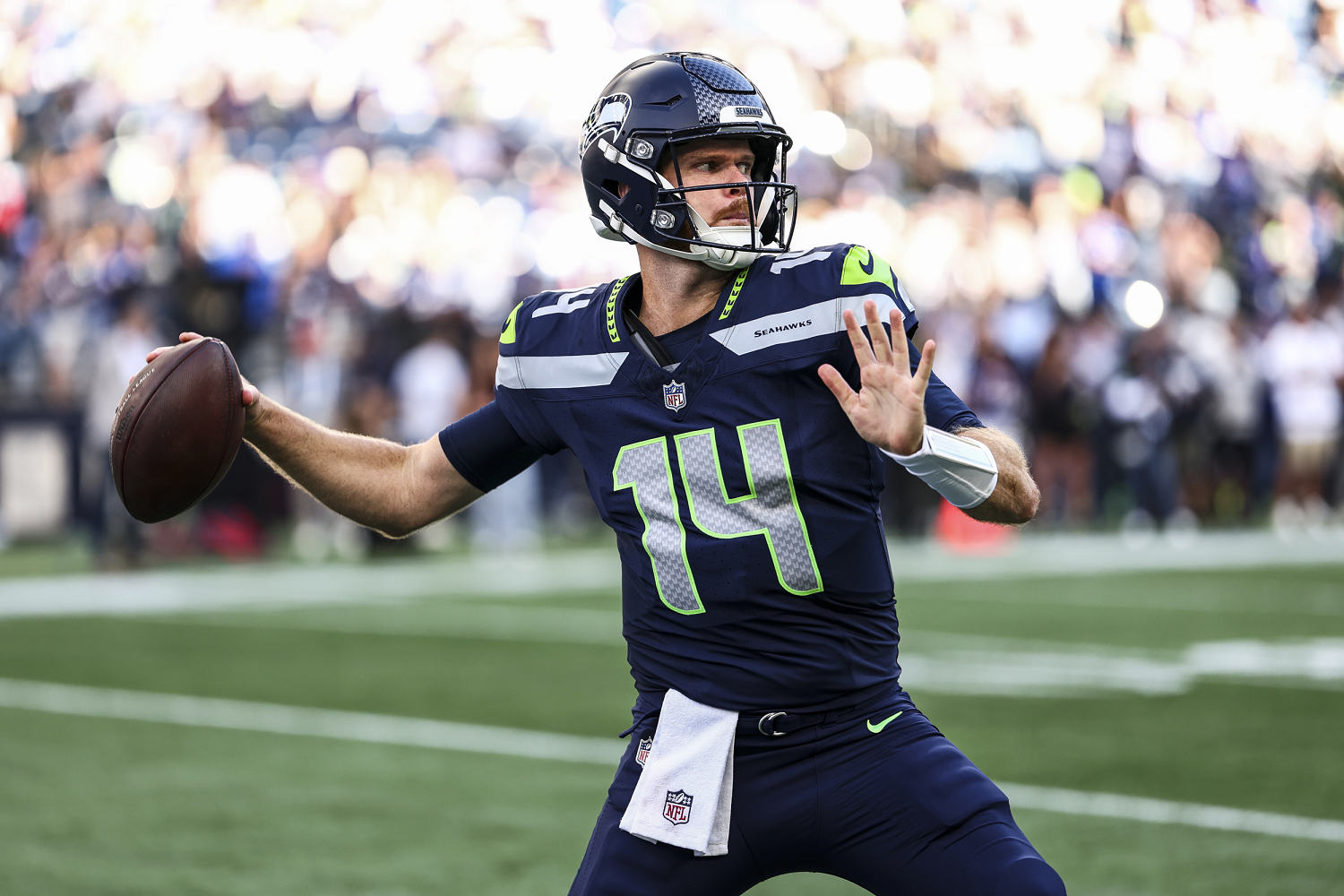 Seahawks quarterback Sam Darnold leaves game with a hip injury in NFL opener