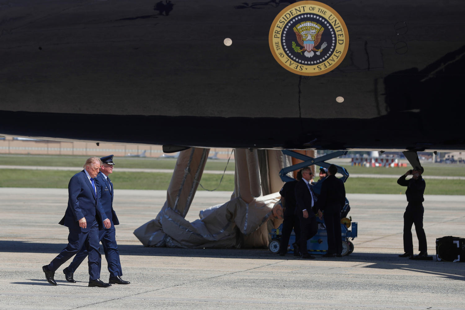 Emergency slide accidentally deploys on Qatari-gifted Air Force One, delaying Trump