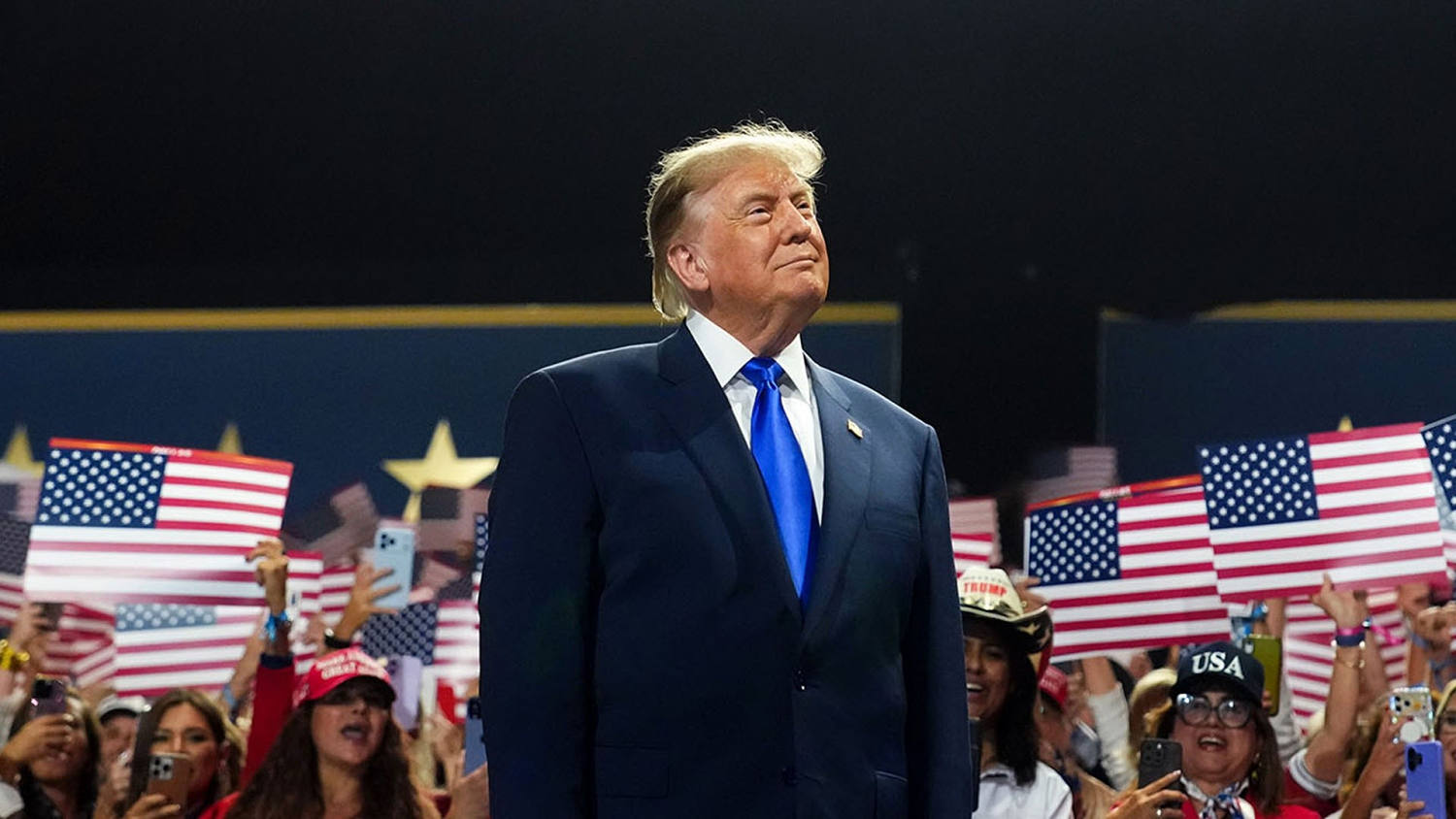 Trump Promises $5,000 to Voters if Republicans Win Midterms