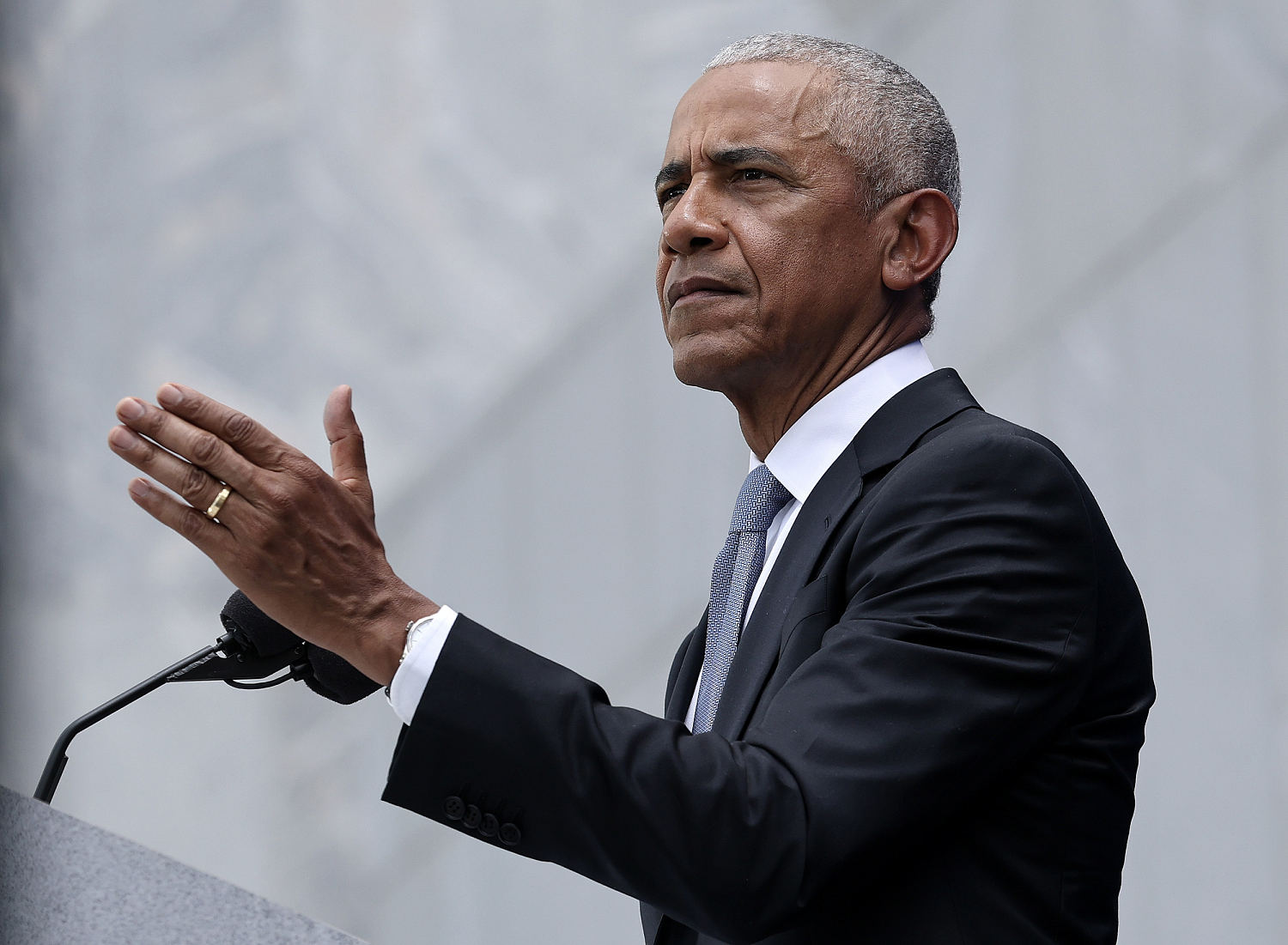 Obama says Democrats should have a ‘very clear plan’ on AI policy