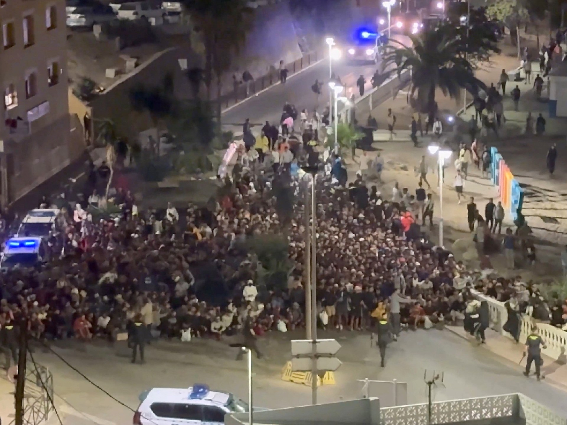 Police clear Ceuta migrants off beaches in Spanish enclave